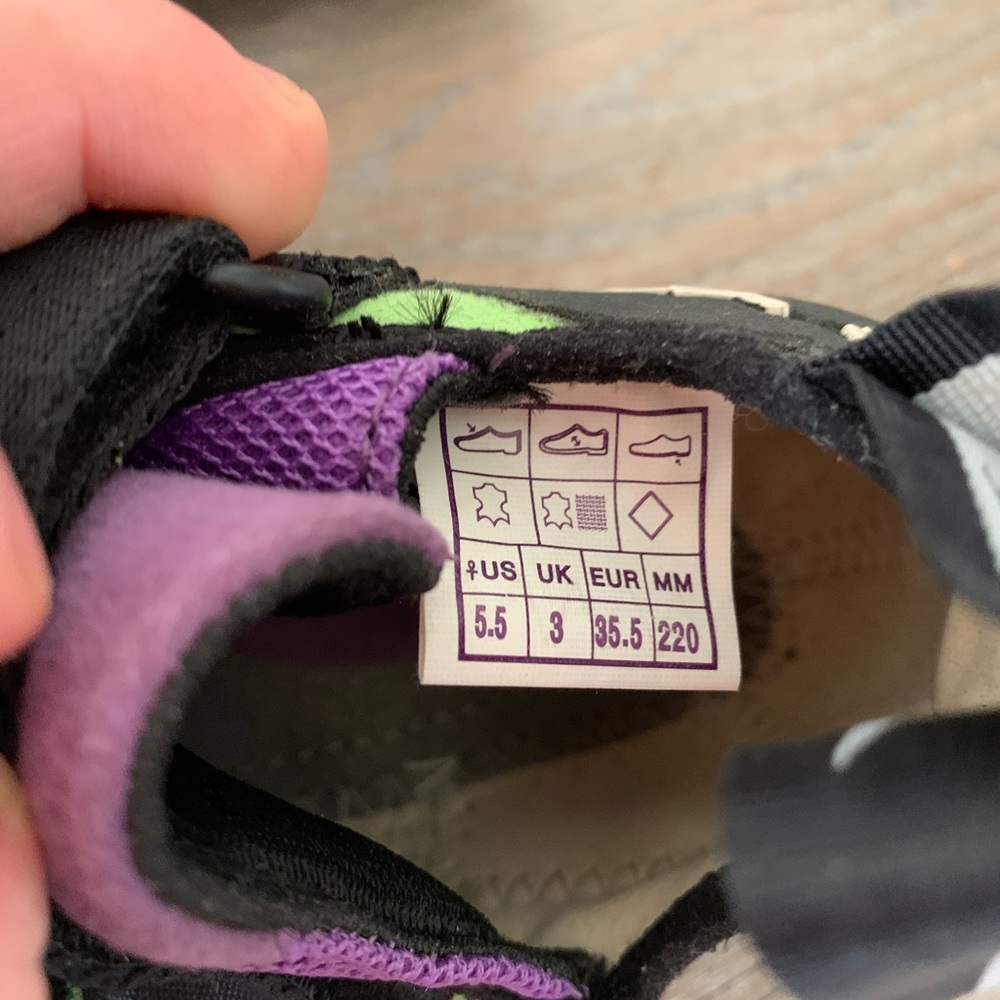 Women’s Shamans LV size 5.5